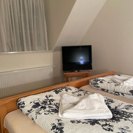 Hotel Und Restaurant Gruner Hahn Elsenfeld Bagian luar foto