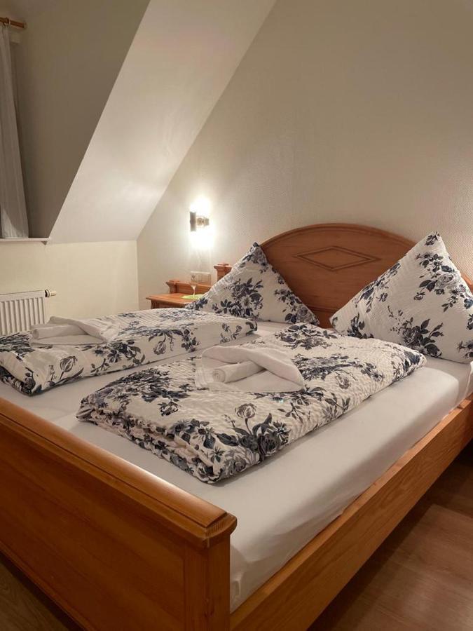 Hotel Und Restaurant Gruner Hahn Elsenfeld Bagian luar foto