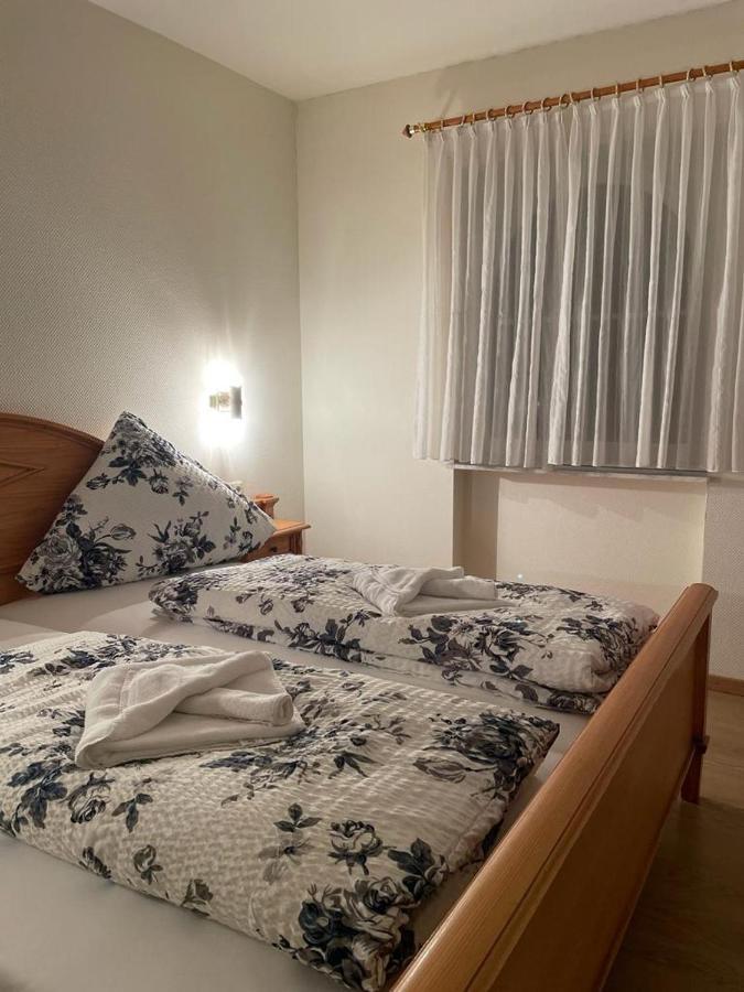 Hotel Und Restaurant Gruner Hahn Elsenfeld Bagian luar foto