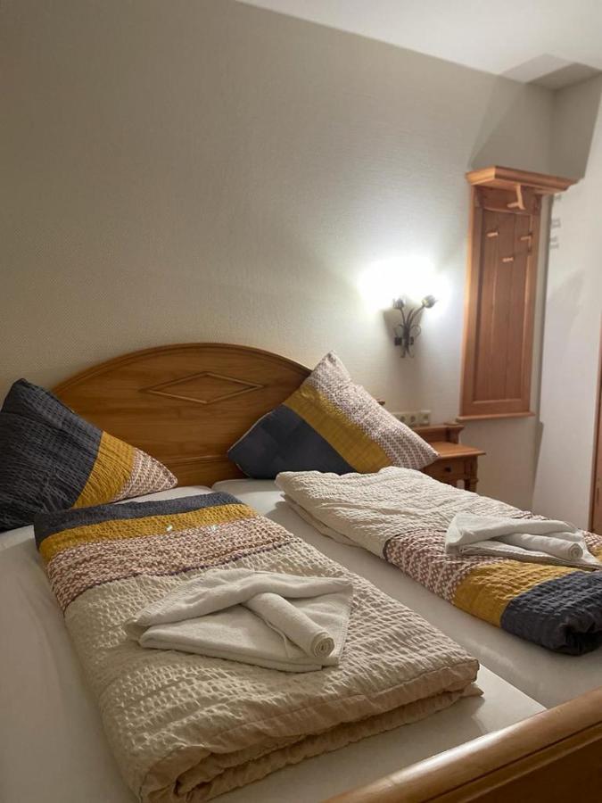 Hotel Und Restaurant Gruner Hahn Elsenfeld Bagian luar foto