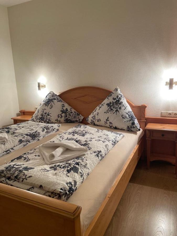 Hotel Und Restaurant Gruner Hahn Elsenfeld Bagian luar foto