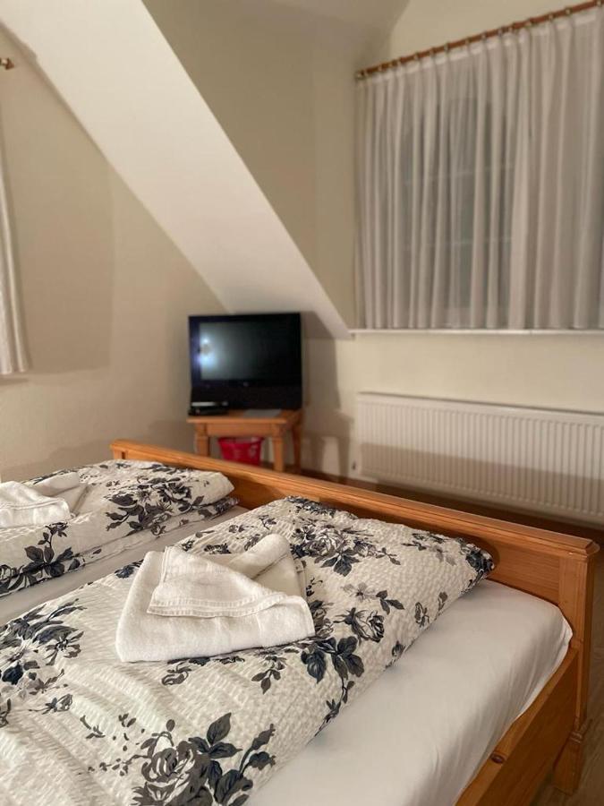 Hotel Und Restaurant Gruner Hahn Elsenfeld Bagian luar foto